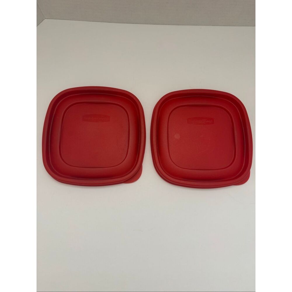 Rubbermaid Easy Find 6.5” Red Square Lid Replacement 7J64 Set of 2